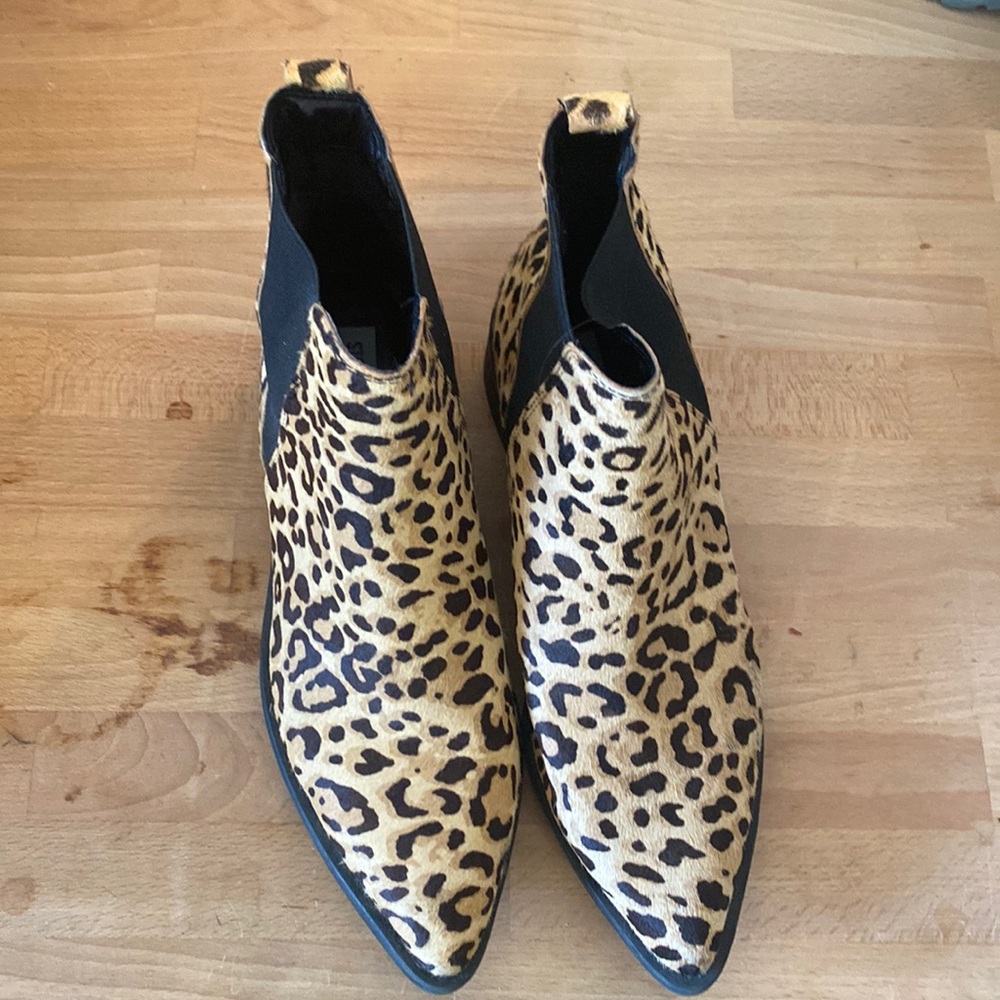 Leopard print calf hair ankle boots EUC